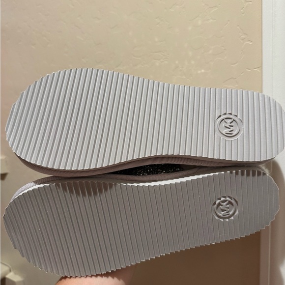 Michael kors slippers - Picture 5 of 5